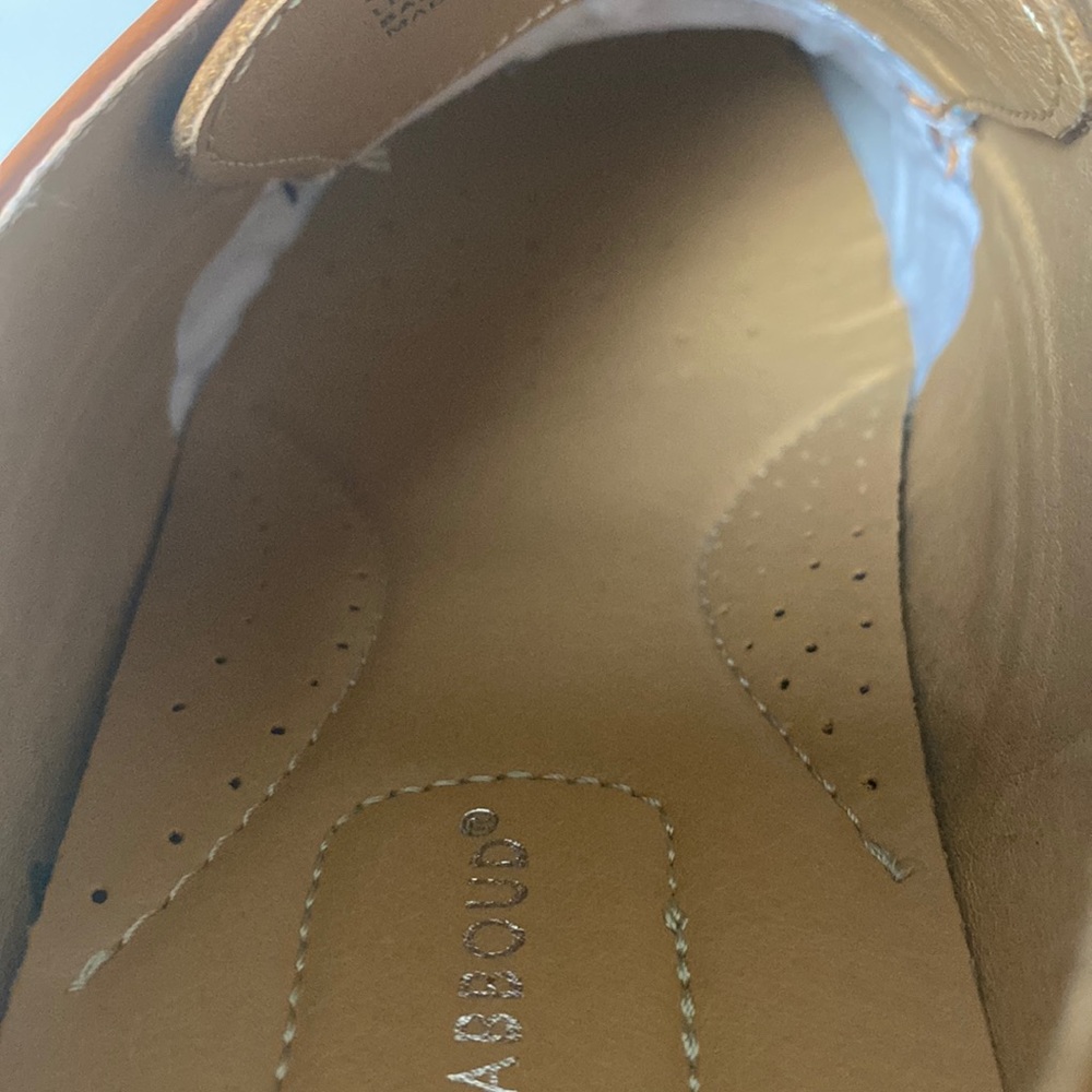 Men’s Oxford Tan Dress Shoes - Picture 9 of 11